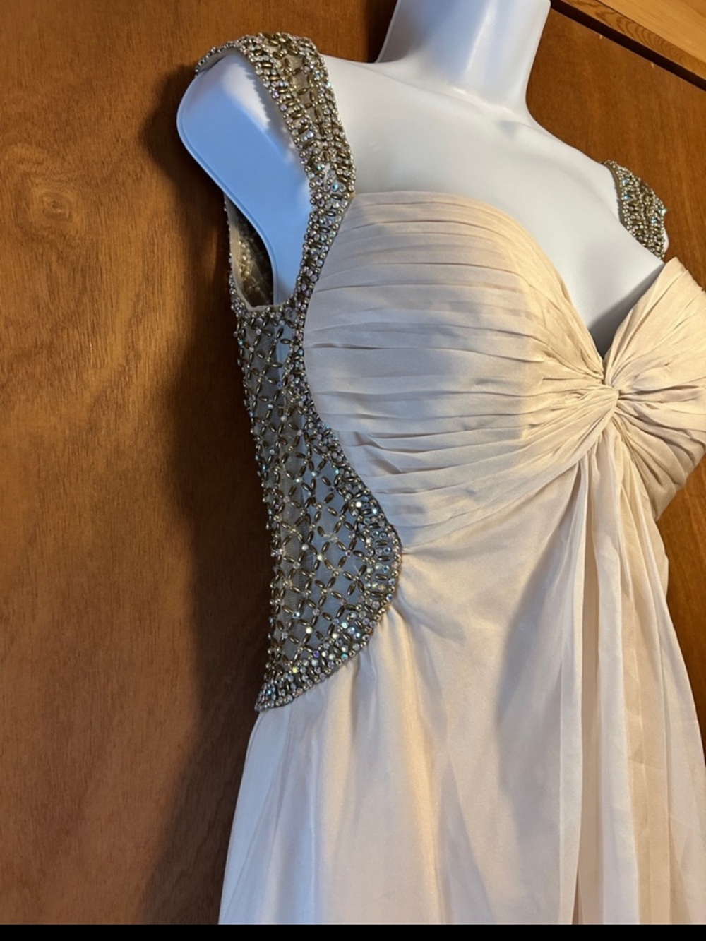 La Femme Chiffon Gown long Dress Size 10 Prompts Formal Beaded Sparkly champagne - Picture 3 of 16